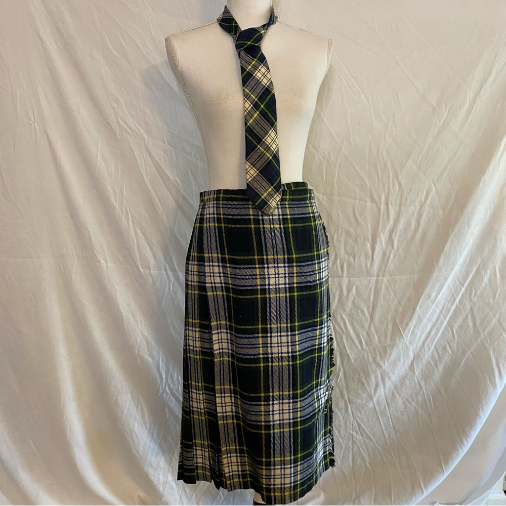 Navy blue plaid  Moffat weavers tweeds & tartans Scottish wool plaid skirt 26”